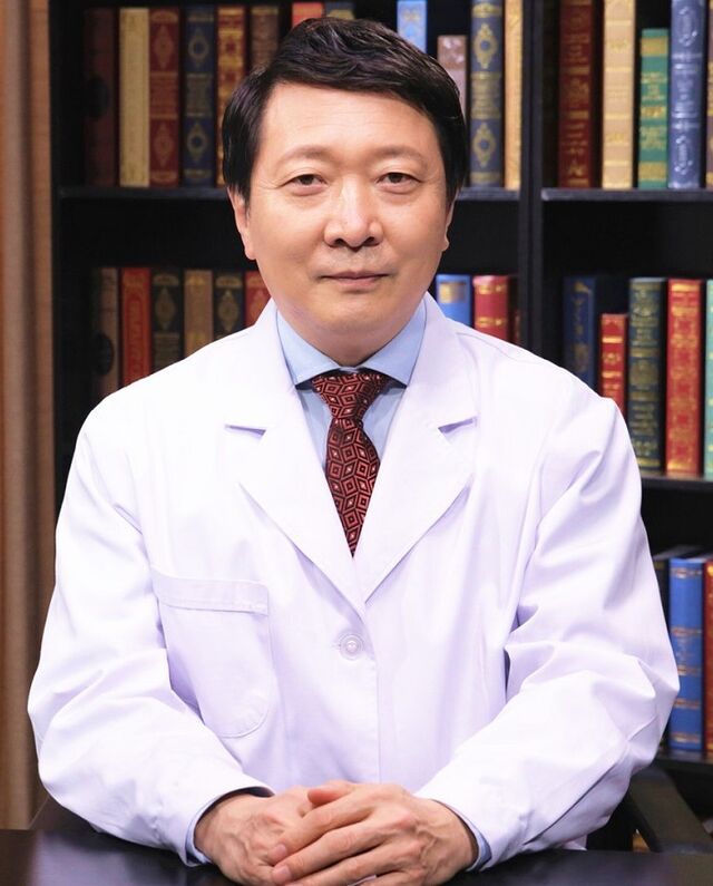 Doktor Nutritionist Andrei Babiera